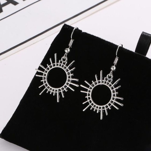 Boho Beauty Starburst Drop Earring - Picture 1 of 5